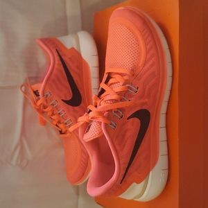 NIKE Free 5.0 Sneakers